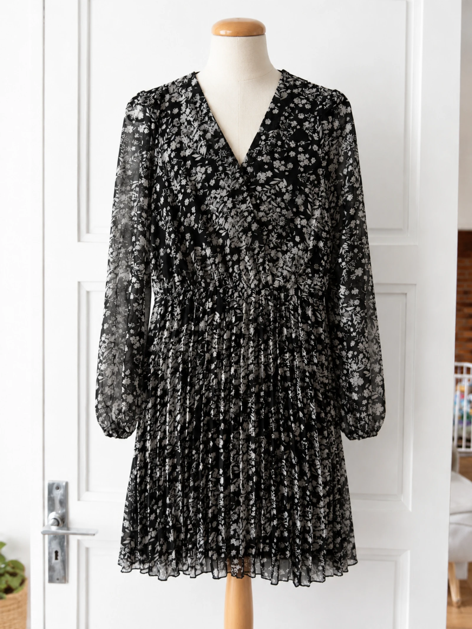 Robe noir et crème cache cache 
